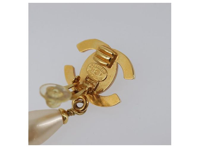 Orecchini CHANEL Turn Lock metallo Gold CC Auth 199733V D'oro - vista 13