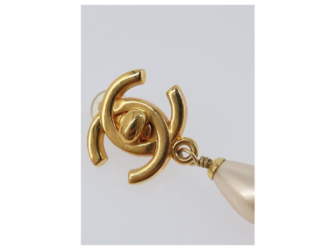 Orecchini CHANEL Turn Lock metallo Gold CC Auth 199733V D'oro - vista 15