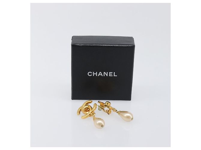Orecchini CHANEL Turn Lock metallo Gold CC Auth 199733V D'oro - vista 24