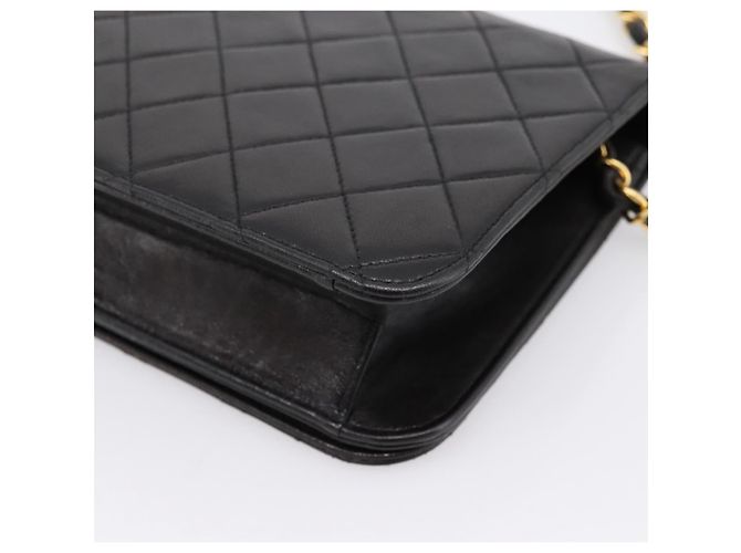 Borsa a tracolla CHANEL Chain Matelasse in pelle d'agnello nera e oro CC Auth yk20824V Nero D'oro - vista 15