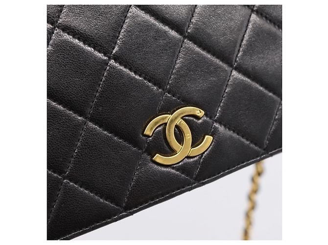 Borsa a tracolla CHANEL Chain Matelasse in pelle d'agnello nera e oro CC Auth yk20824V Nero D'oro - vista 17