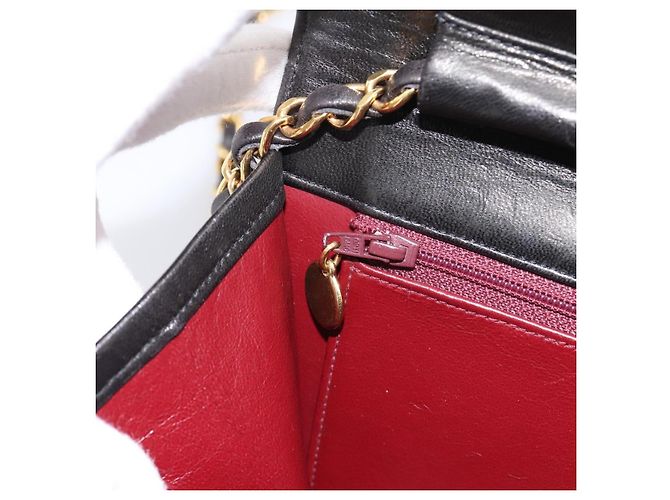 Borsa a tracolla CHANEL Chain Matelasse in pelle d'agnello nera e oro CC Auth yk20824V Nero D'oro - vista 21