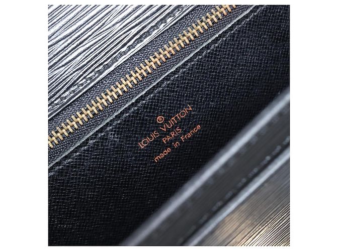 LOUIS VUITTON Epi Serie Dragonne Clutch Bag Black Noir M52612 LV Auth 200921 Negro - vista 18