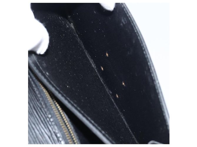 LOUIS VUITTON Epi Serie Dragonne Clutch Bag Black Noir M52612 LV Auth 200921 Negro - vista 22
