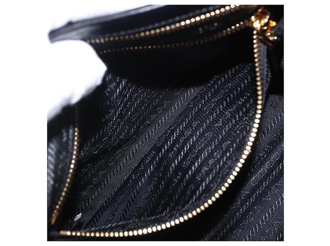 Borsa PRADA Bonnie in pelle 2 vie Nero Oro Auth 197332SAM D'oro - vista 26