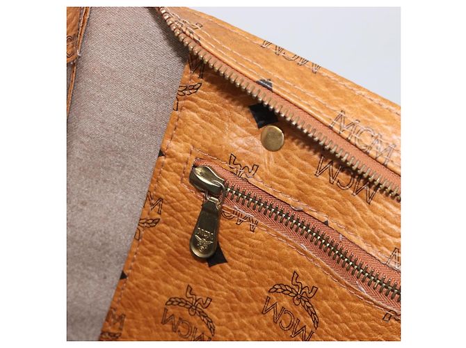 Borsa Tote MCM Vicetos Logogram PVC Leather Brown Gold Auth 199649 Marrone D'oro - vista 19