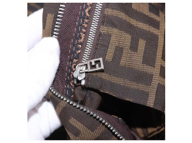 Borsa a tracolla FENDI Zucca Canvas Mamma Baguette Marrone Nero Auth 196984 - vista 22