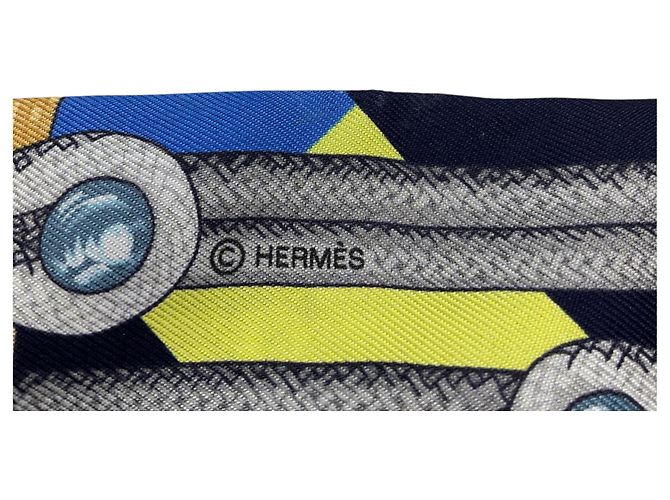 Hermès Twilly in seta stampata Les Brandebourgs Blue Multi Hermes Multicolore - vista 4