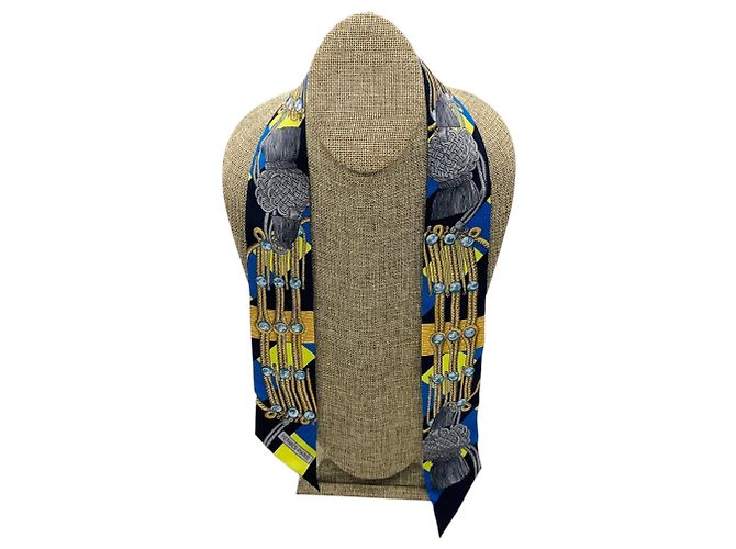 Hermès Twilly in seta stampata Les Brandebourgs Blue Multi Hermes Multicolore - vista 5