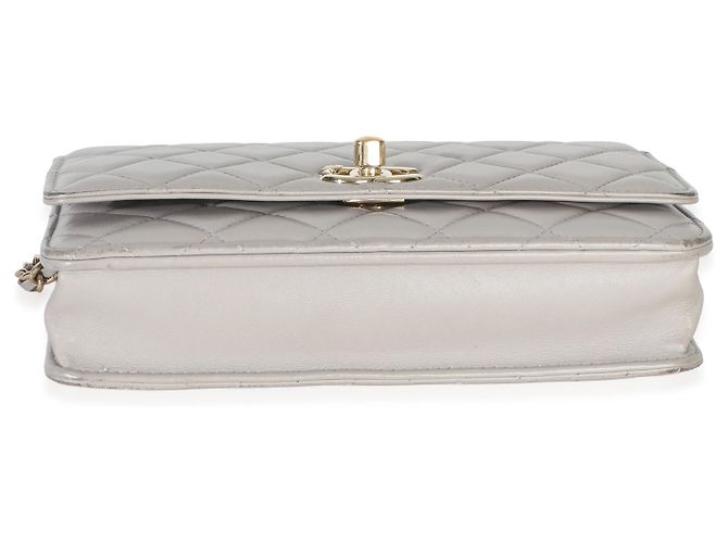 Chanel Trendy CC Wallet On Chain aus gestepptem Lammleder in Hellgrau Braun - Ansicht 3