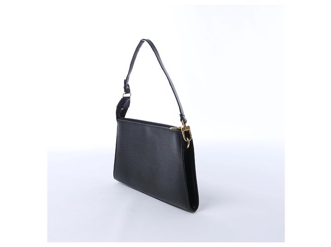 Louis Vuitton Pochette Accessoire Epi Leather Handbag in Black M52942 Nero - vista 3