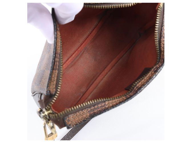 Borsa a tracolla Louis Vuitton Truth Makeup Damier Ebene in marrone N51982 - vista 10