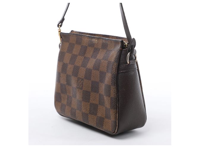 Borsa a tracolla Louis Vuitton Truth Makeup Damier Ebene in marrone N51982 - vista 3
