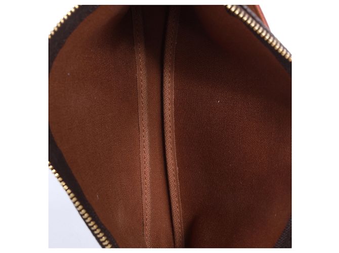 Louis Vuitton Pochette Accessoire Monogram Canvas Handbag in Brown M51980 Marrom - vista 10