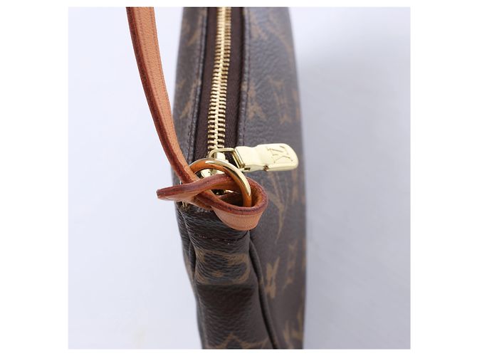 Louis Vuitton Pochette Accessoire Monogram Canvas Handbag in Brown M51980 Marrom - vista 4