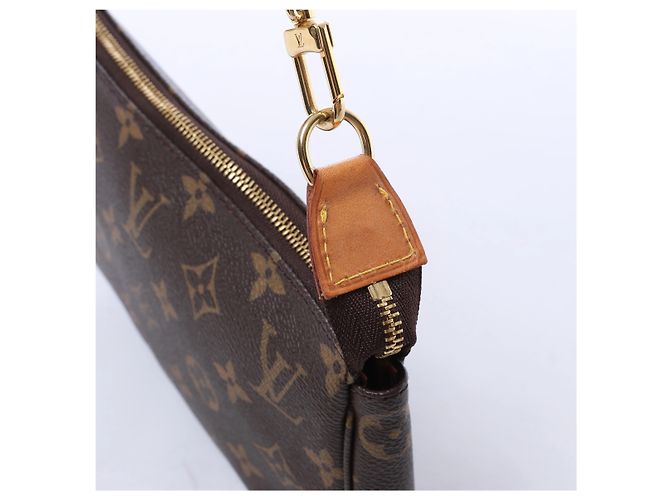 Louis Vuitton Pochette Accessoire Monogram Canvas Handbag in Brown M51980 Marrom - vista 5