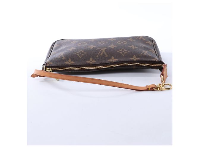 Louis Vuitton Pochette Accessoire Monogram Canvas Handbag in Brown M51980 Marrom - vista 9