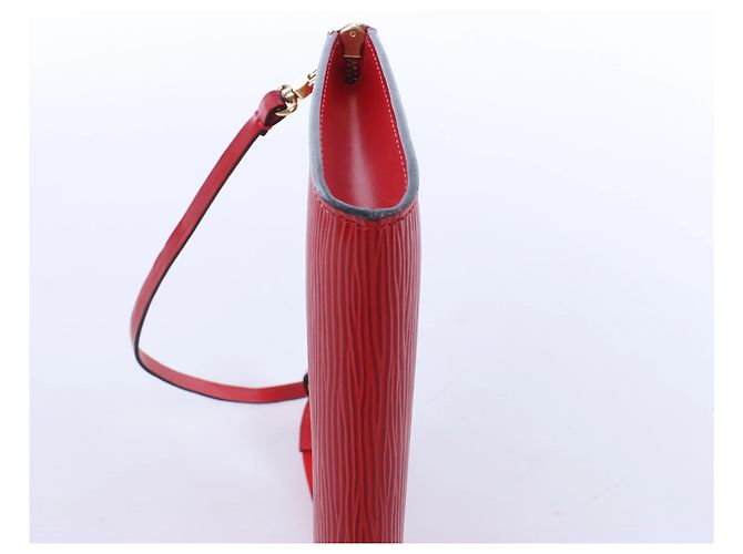 Louis Vuitton Pochette Accessoire Epi Leather Handbag in Red M52947 Rosso - vista 8