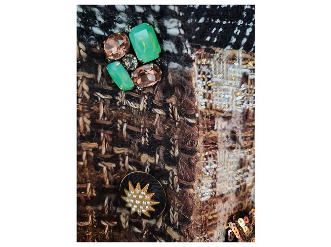 Giacca patchwork Dolce & Gabbana in tweed con paillettes e gioielli Marrone Nero Bianco Multicolore D'oro Metallico - vista 4