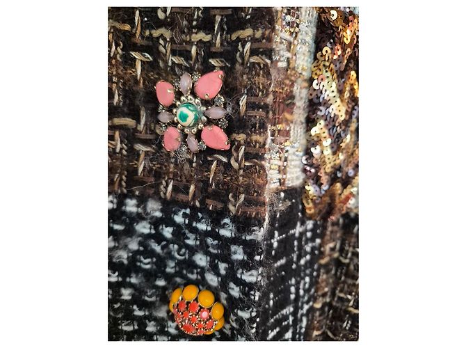 Giacca patchwork Dolce & Gabbana in tweed con paillettes e gioielli Marrone Nero Bianco Multicolore D'oro Metallico - vista 5