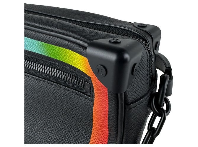 Borsa a tracolla Louis Vuitton Taiga Mini Soft Trunk Nero Multicolore - vista 6