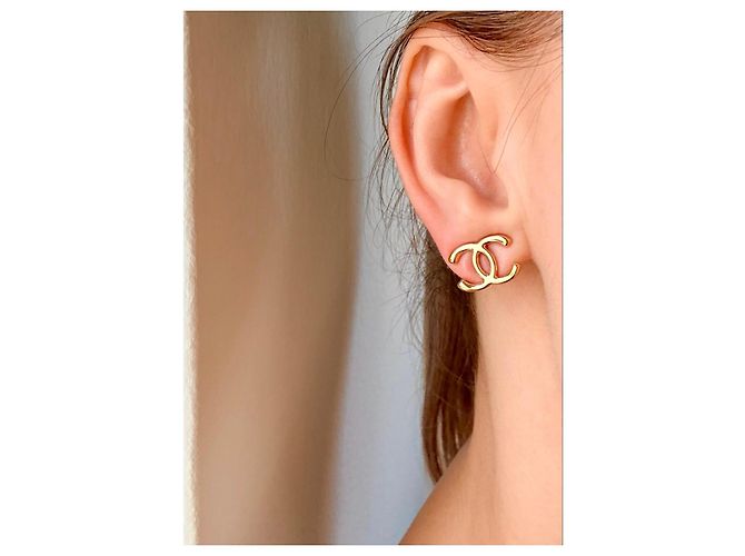 Orecchini a lobo Chanel CC Logo in metallo dorato D'oro - vista 10