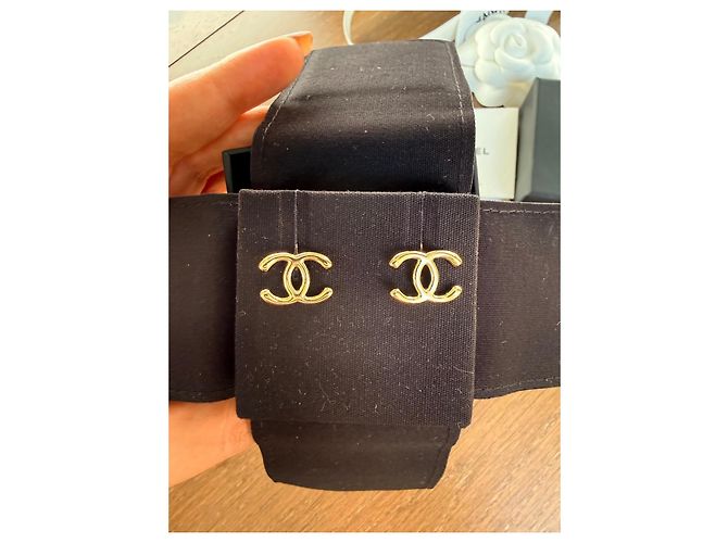 Orecchini a lobo Chanel CC Logo in metallo dorato D'oro - vista 2