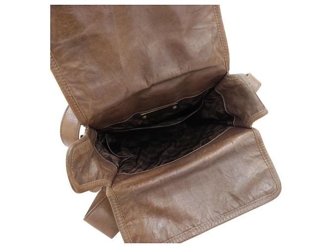 Borsa a tracolla Louis Vuitton Trotteur in pelle Soana Marrone - vista 3