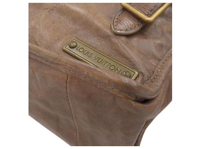 Borsa a tracolla Louis Vuitton Trotteur in pelle Soana Marrone - vista 4