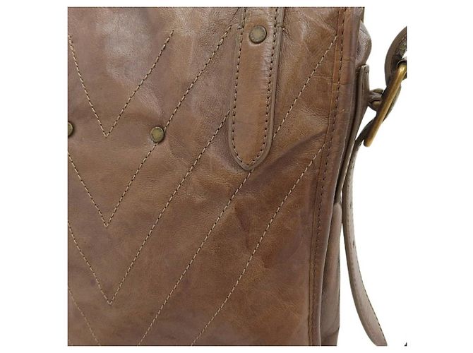 Borsa a tracolla Louis Vuitton Trotteur in pelle Soana Marrone - vista 5