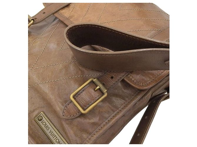 Borsa a tracolla Louis Vuitton Trotteur in pelle Soana Marrone - vista 6