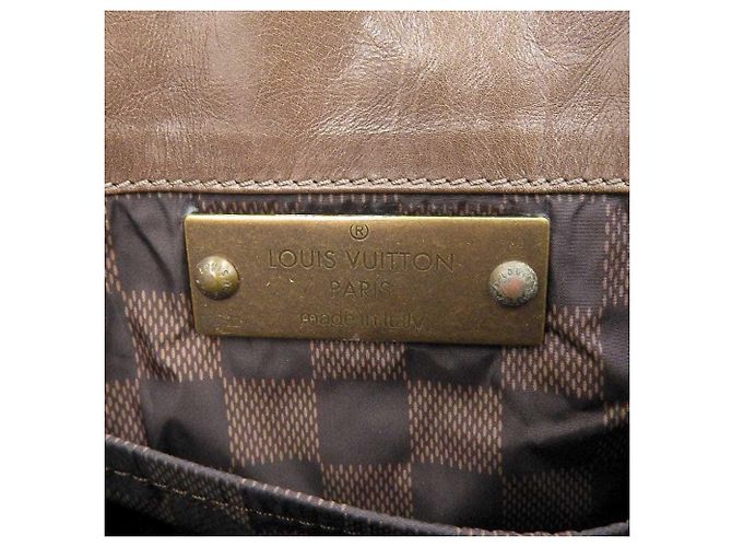 Borsa a tracolla Louis Vuitton Trotteur in pelle Soana Marrone - vista 9