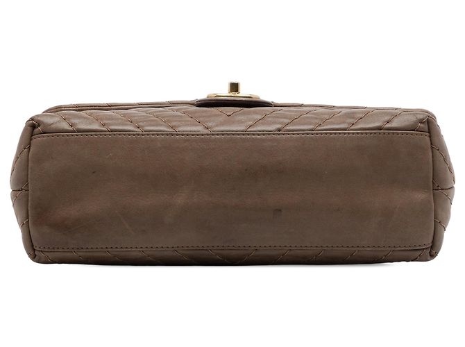 Borsa a tracolla Chanel Jumbo Chevron in vitello iridescente surpiqué marrone - vista 3
