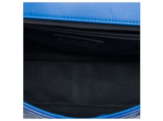 Borsa a tracolla Chanel Medium Quilted Patent Coco Shine Flap Blu - vista 4