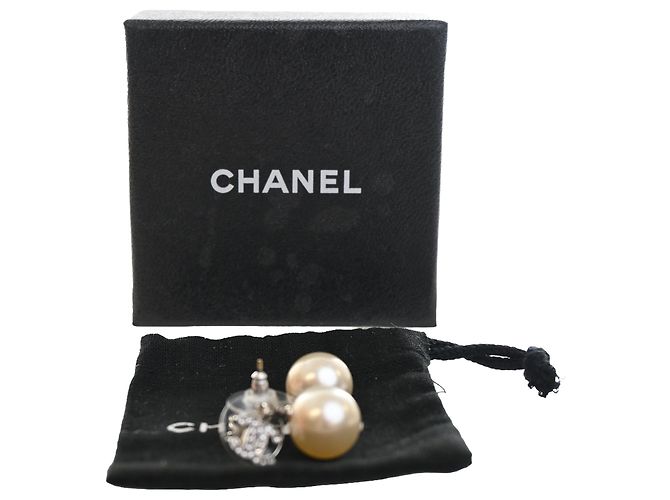 Orecchini a pressione Chanel CC in ottone argentato, strass e perle sintetiche Argento - vista 6