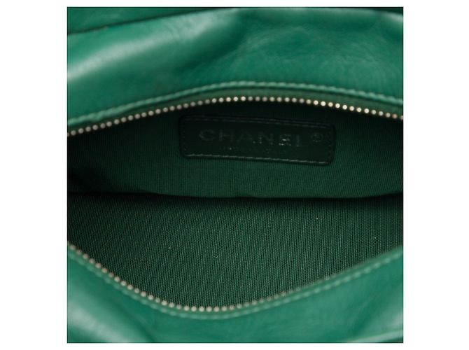 Borsa a tracolla Gabrielle Small in vitello invecchiato verde Chanel - vista 4