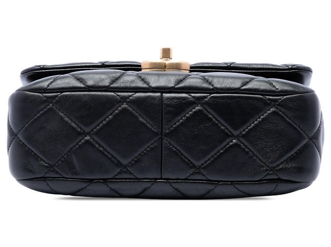 Borsa a tracolla Chanel Small Quilted in pelle d'agnello nera con catena laccata Nero - vista 3