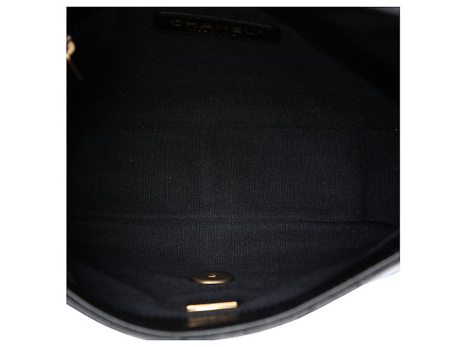 Borsa a tracolla Chanel Small Quilted in pelle d'agnello nera con catena laccata Nero - vista 4