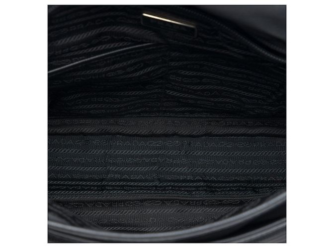 Bolsa Messenger Prada em Tessuto com acabamento em Saffiano e fivela, Preta Preto - vista 4