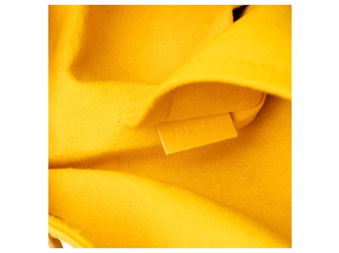 Borsa a secchiello Louis Vuitton Epi Noe BB Gialla Giallo - vista 5