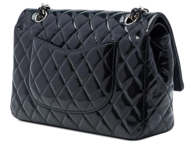 Borsa a tracolla Chanel Medium Classic Double Flap in vernice nera Nero - vista 2