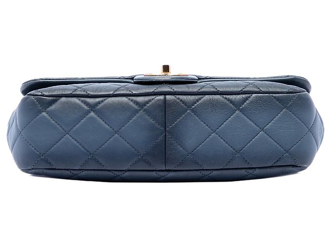 Borsa a tracolla Chanel CC in vitello trapuntato blu ombre - vista 3