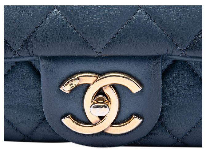 Borsa a tracolla Chanel CC in vitello trapuntato blu ombre - vista 5