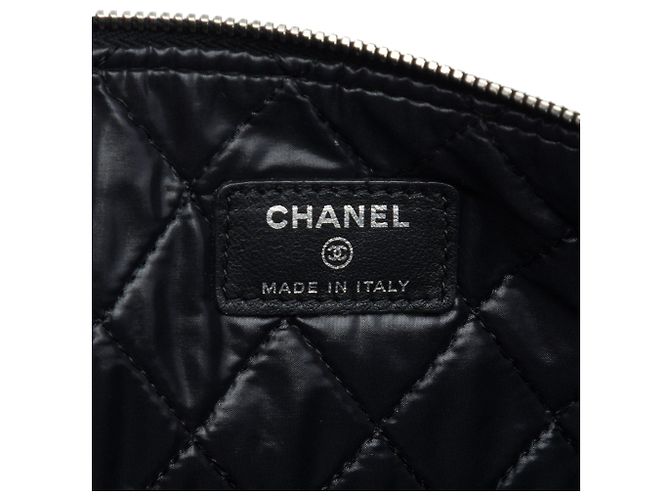 Clutch Chanel Medium Quilted Patent O Case Nera Nero - vista 5
