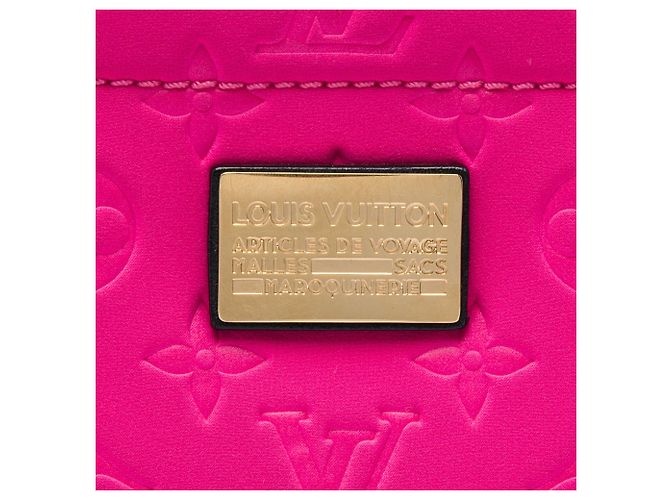 Clutch Louis Vuitton in neoprene scuba rosa con monogramma embossed - vista 5