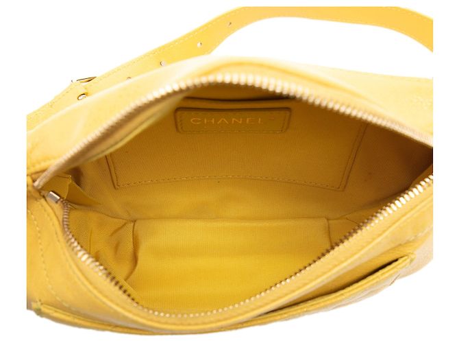 Borsa da vita Classic Bi Chanel in lambskin matelassé giallo - vista 4