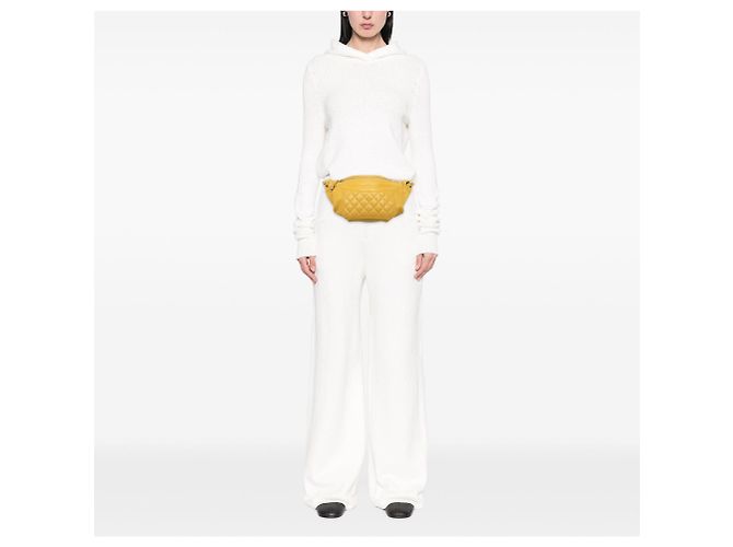 Borsa da vita Classic Bi Chanel in lambskin matelassé giallo - vista 6
