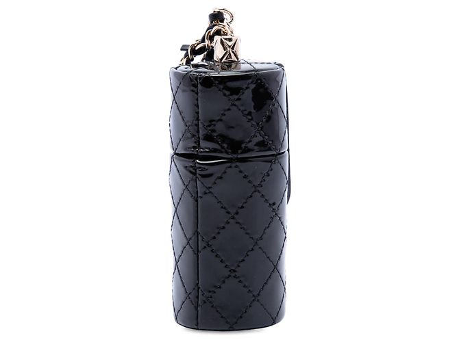 Chanel CC gestepptes Lackleder-Lippenstiftetui in Schwarz - Ansicht 2