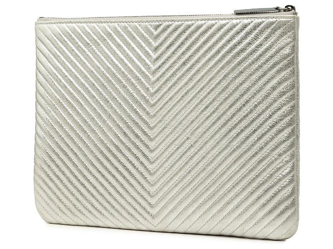 Clutch Chanel Medium Chevron Metallic Calfskin O Case Silver Argento - vista 2