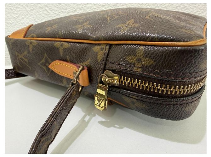 Louis Vuitton Danube PM Borsa a Tracolla Monogram Marrone Gold hardware - vista 10